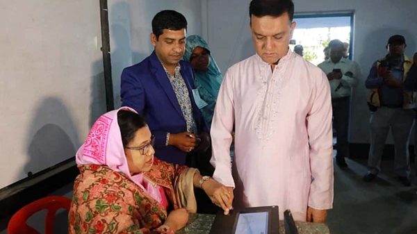 ইভিএম নিয়ে ভোটারদের ভোগান্তি : মেয়র প্রার্থী ইকরামুল হক